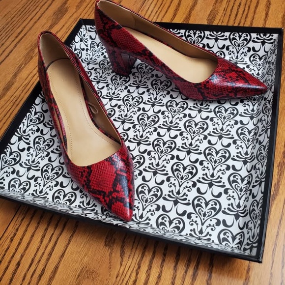 NWOT H&M Pumps Sz 40 fit 9.5 approx - Picture 1 of 2